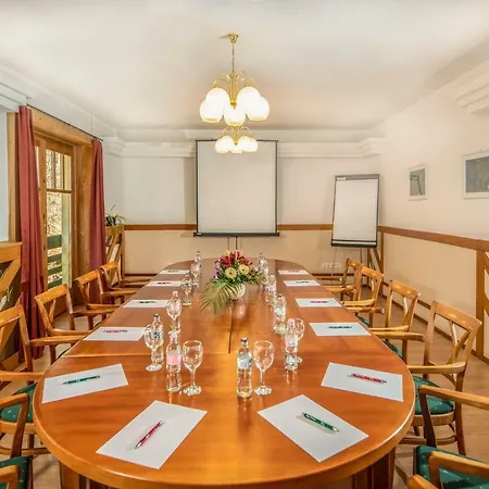 Отель Bakony 2*