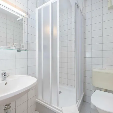 Отель Bakony 2*